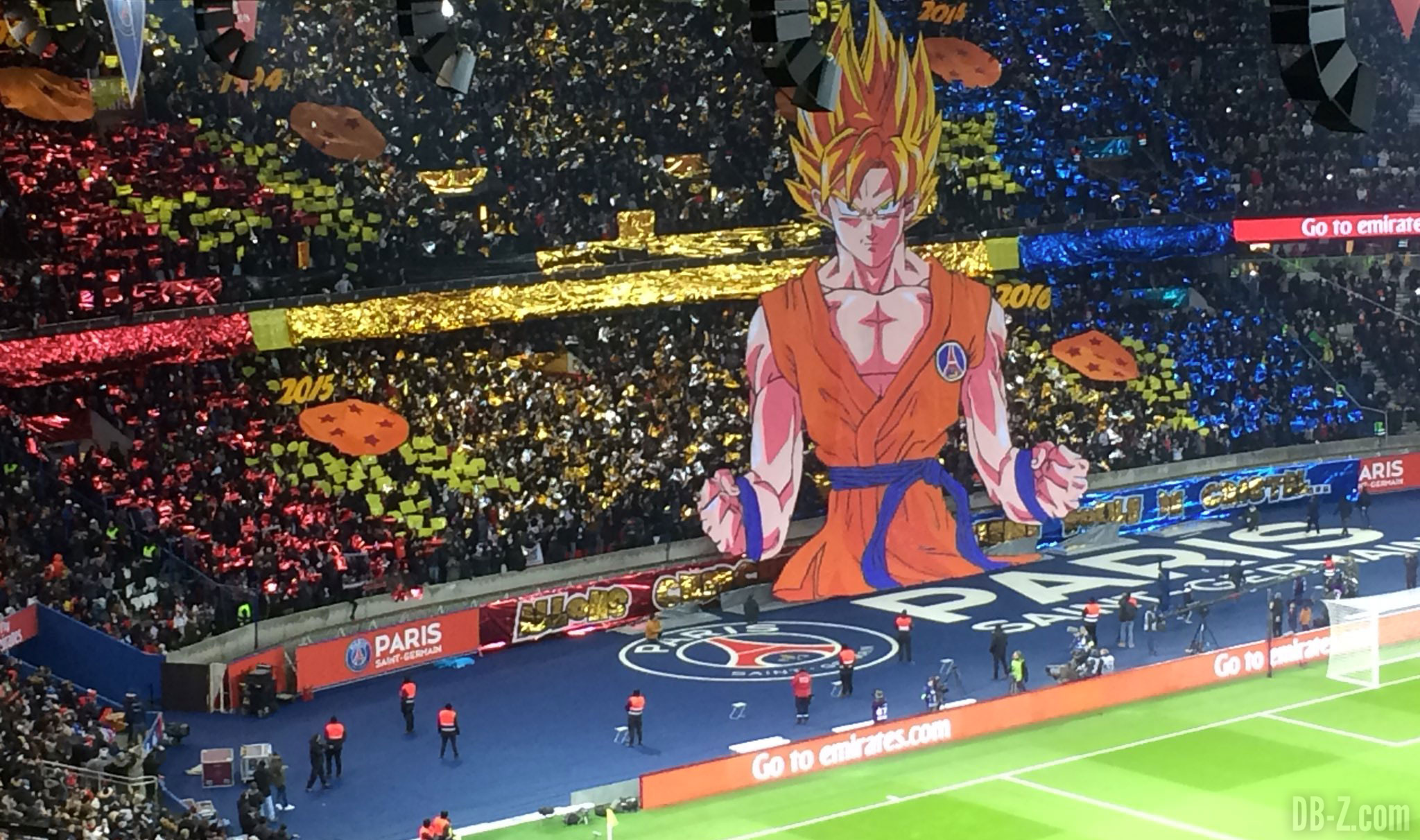 Les supporters du PSG recrutent Goku avec un superbe tifo Dragon Ball